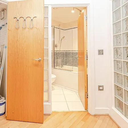 Luxury Modern 1 Bedroom In Centre Apartament