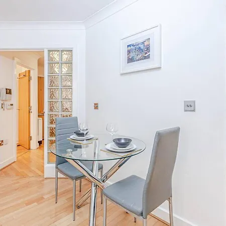 Apartament Luxury Modern 1 Bedroom In Centre